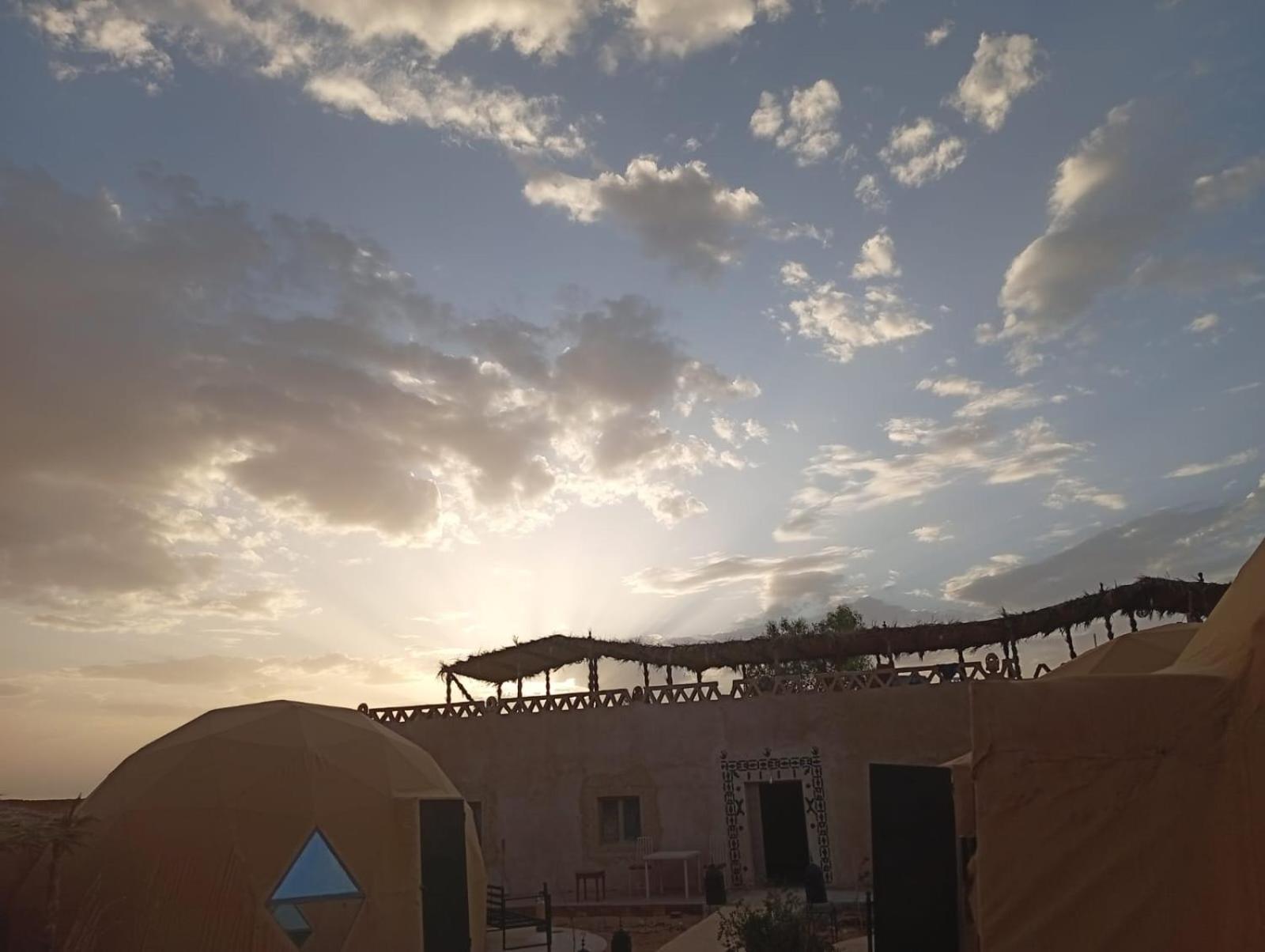 Hotel Restcamp Ergchebbi Merzouga Exterior foto